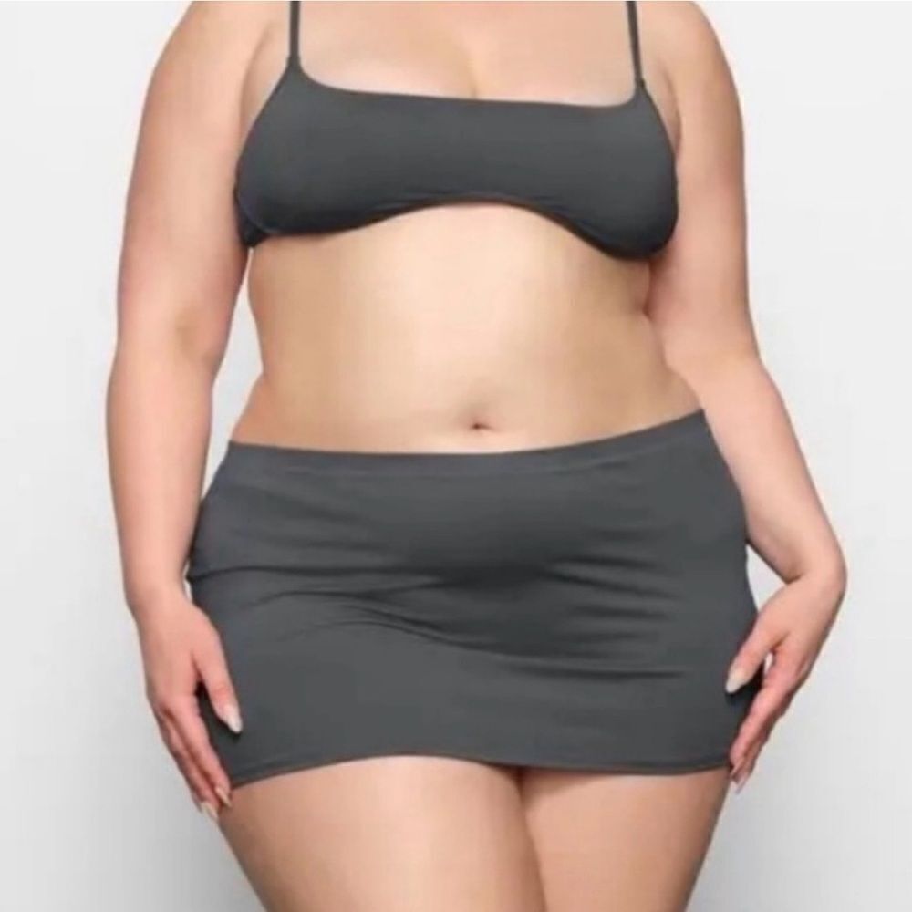 NWT SKIMS Recycled Swim Micro Mini Skirt In Gunmetal Gray Swimsuit Skirt